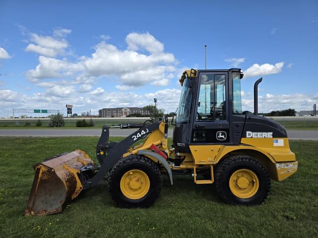 Image of John Deere 244J equipment image 1