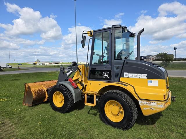 Image of John Deere 244J equipment image 3