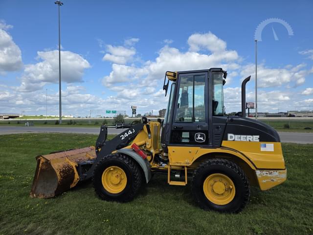 Image of John Deere 244J equipment image 2