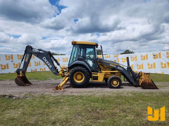 Image of John Deere 310J equipment image 3