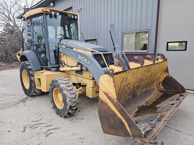 Image of John Deere 310SJ equipment image 3