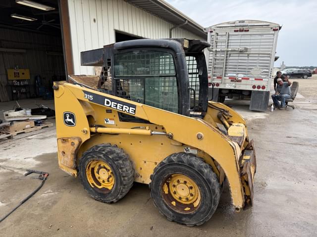 Image of John Deere 315 equipment image 3