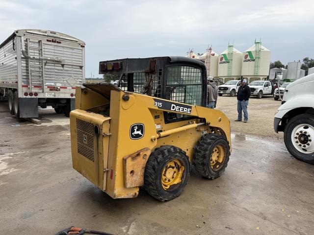 Image of John Deere 315 equipment image 4