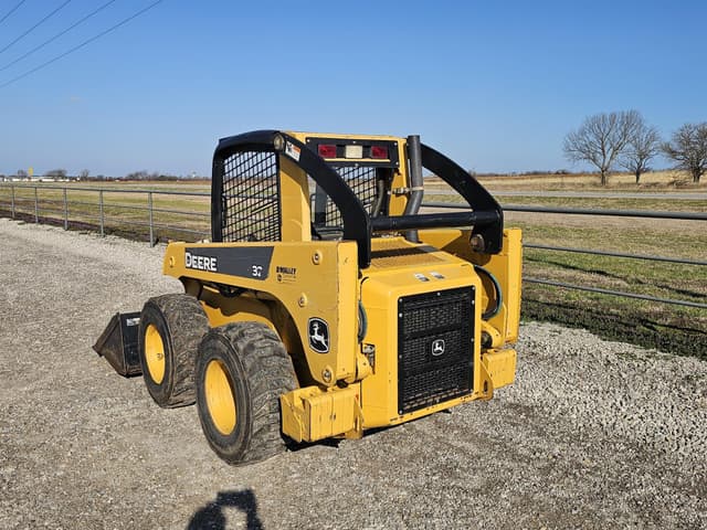 Image of John Deere 320 equipment image 4