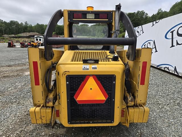 Image of John Deere 320 equipment image 3