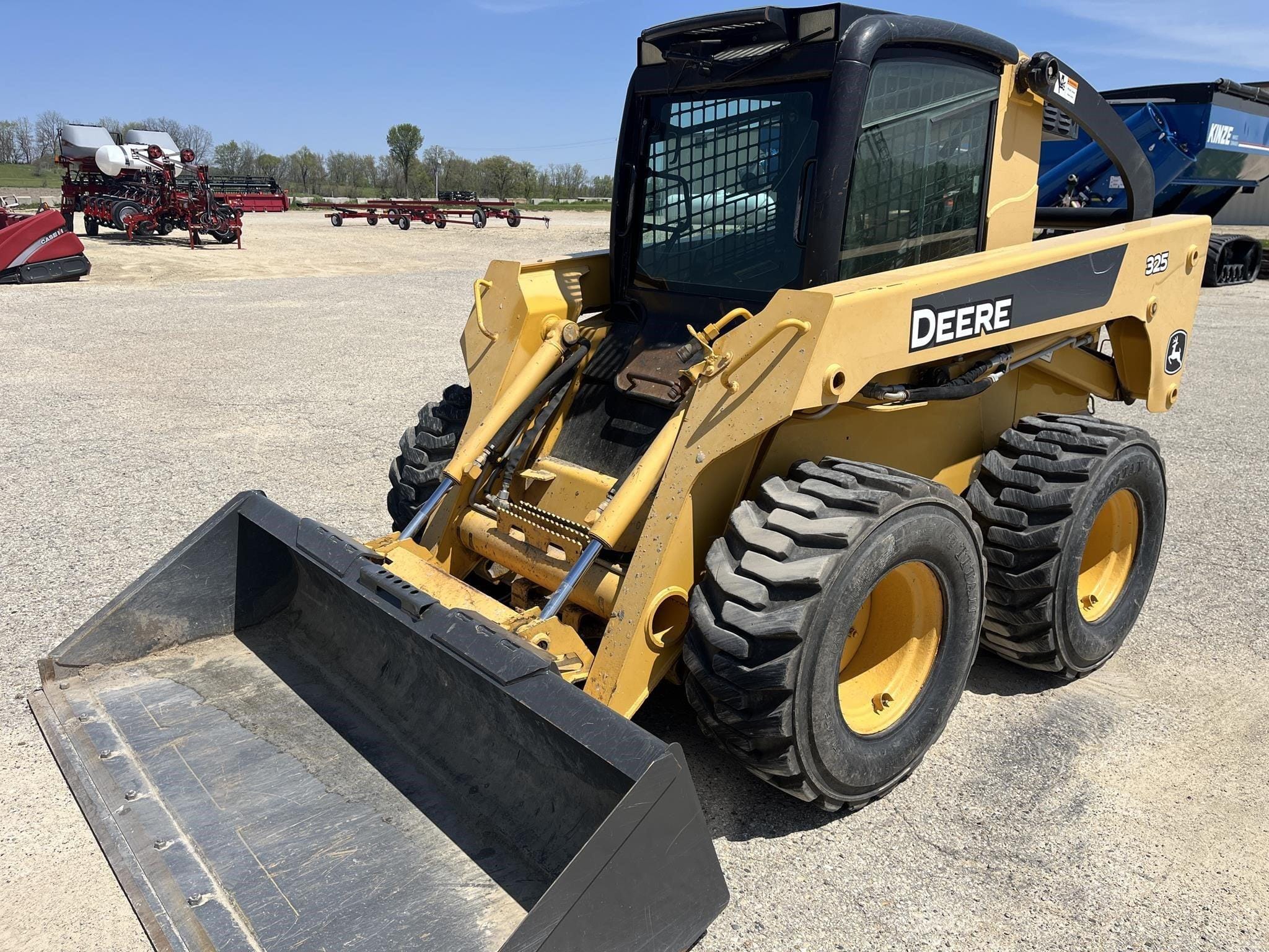 2008 John Deere 325 Equipment Image0
