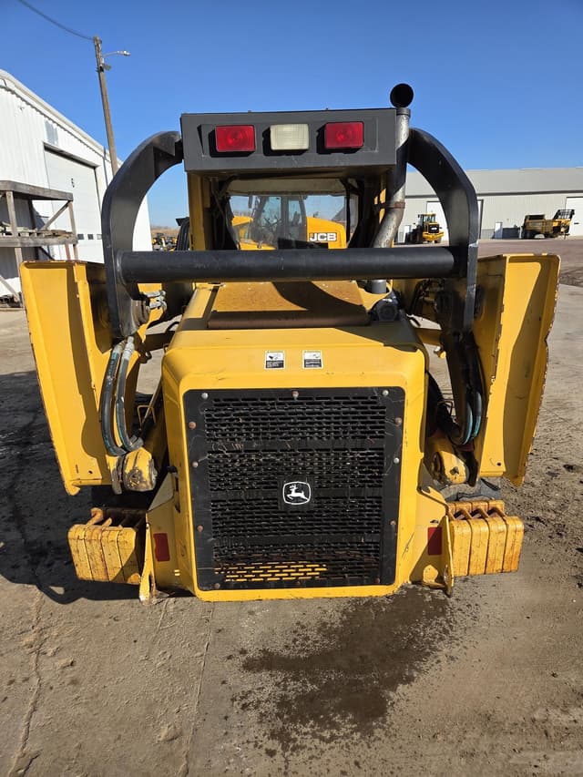 Image of John Deere 325 equipment image 3