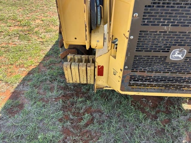 Image of John Deere 332 equipment image 4