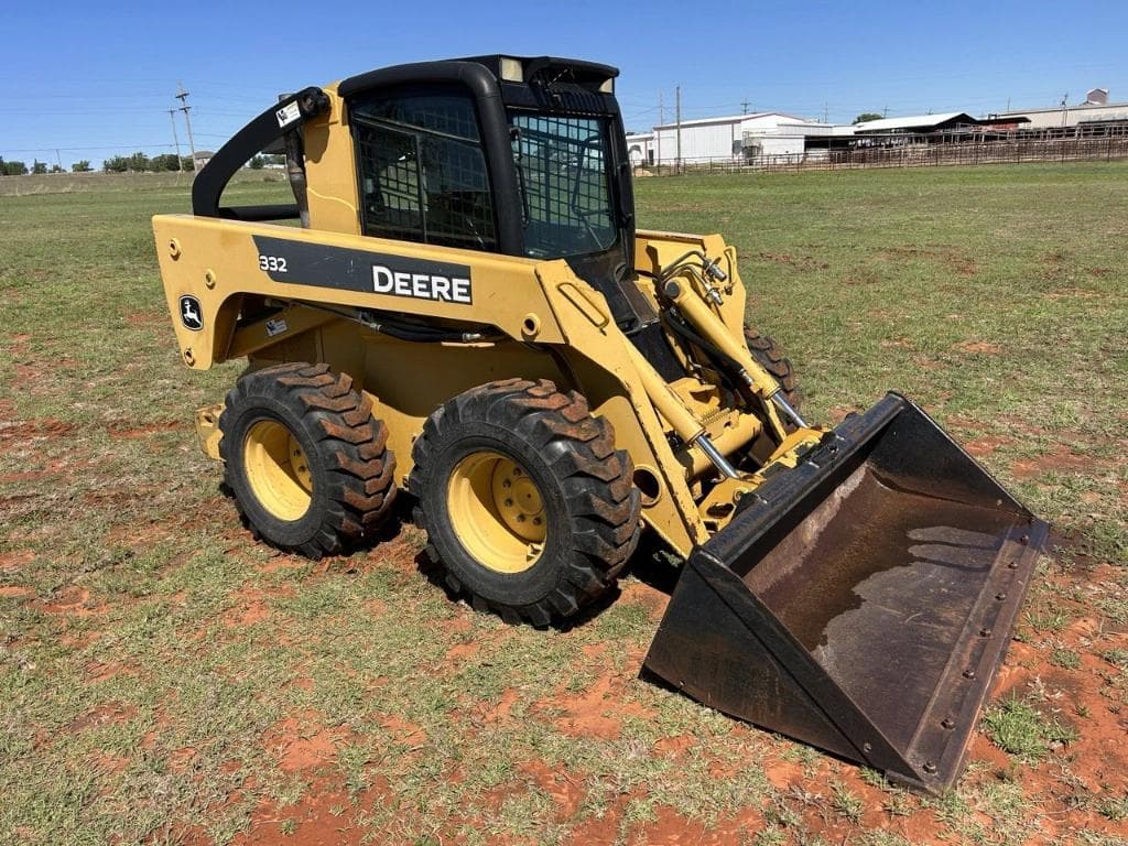 Image of John Deere 332 Primary image