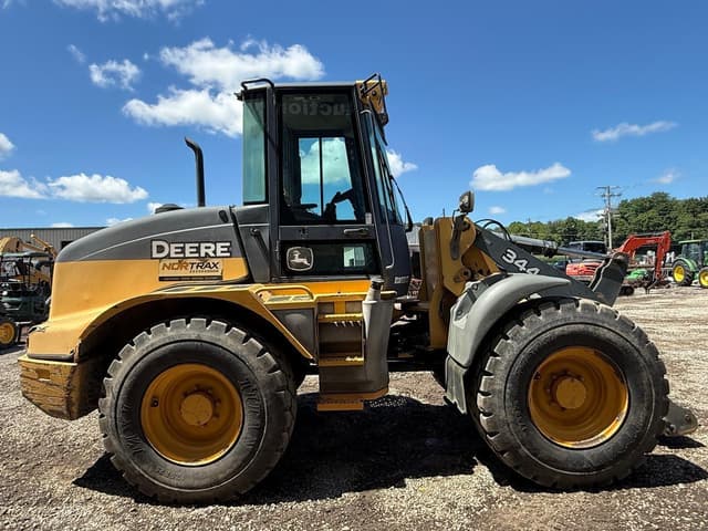 Image of John Deere 344J equipment image 4