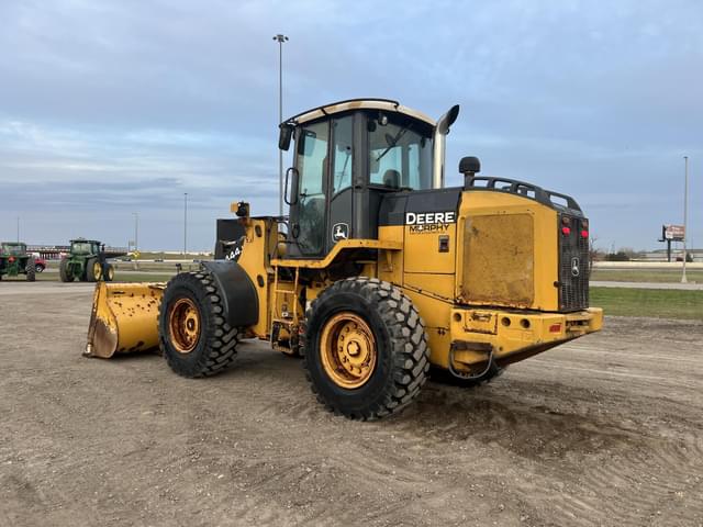 Image of John Deere 444J equipment image 2