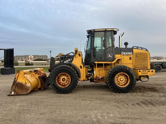 Image of John Deere 444J equipment image 1
