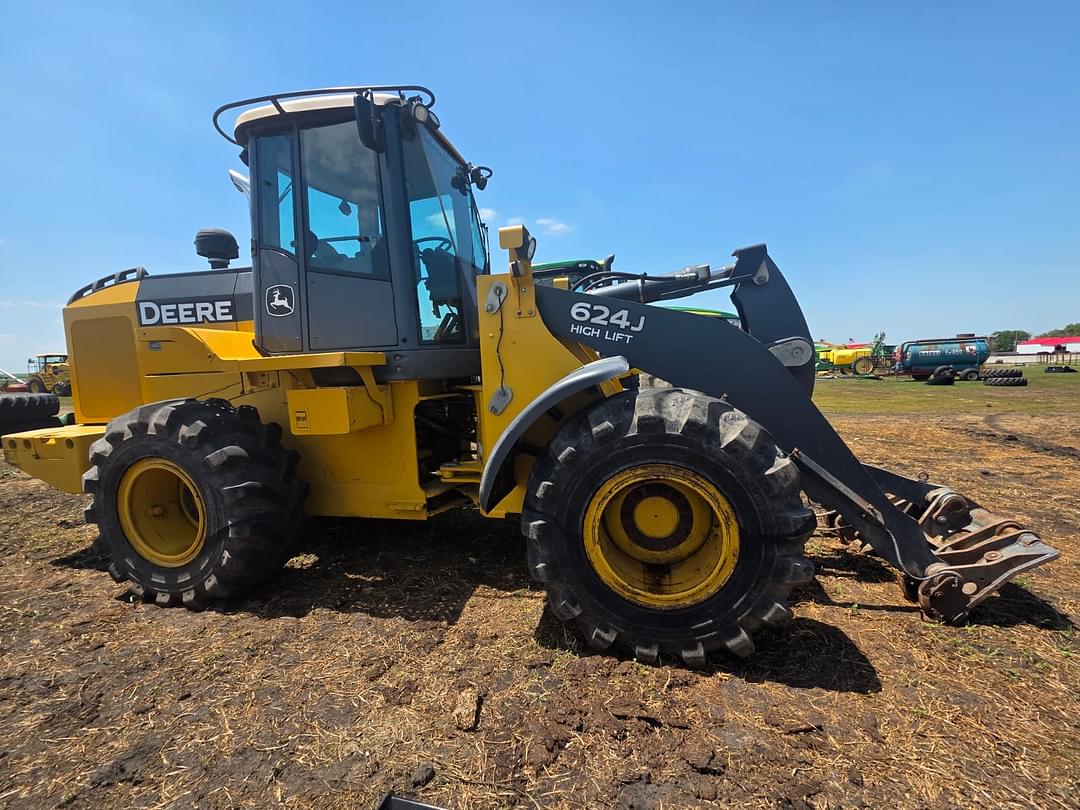 Image of John Deere 624J Primary image