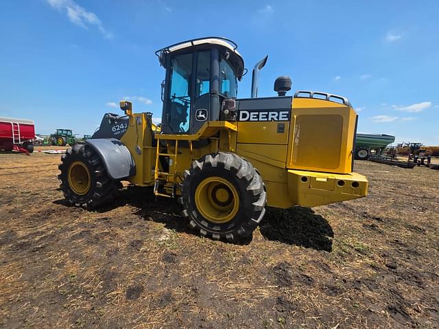 Image of John Deere 624J equipment image 4