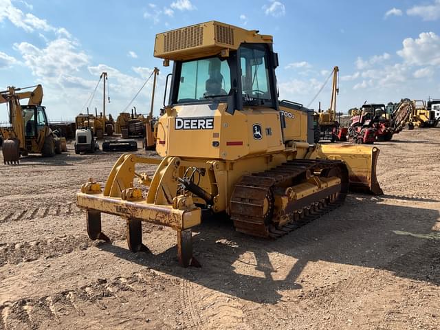 Image of John Deere 700J equipment image 4