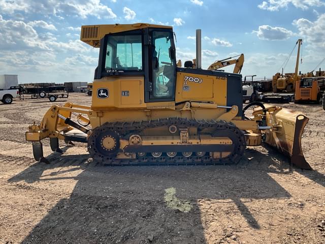 Image of John Deere 700J equipment image 3