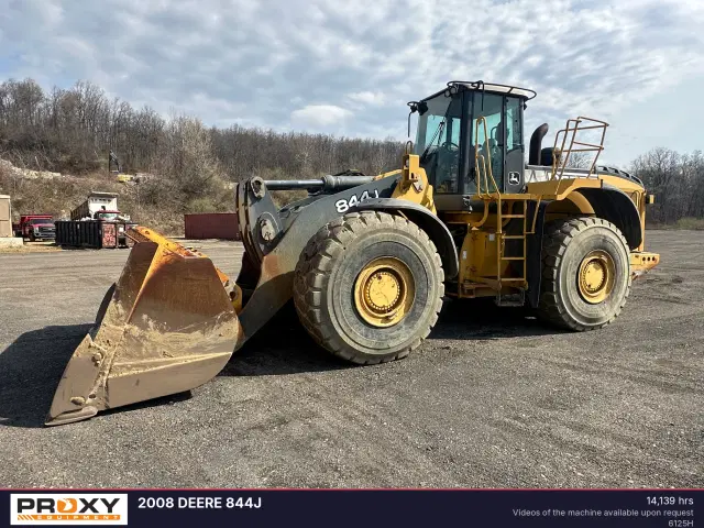 Image of John Deere 844J equipment image 1