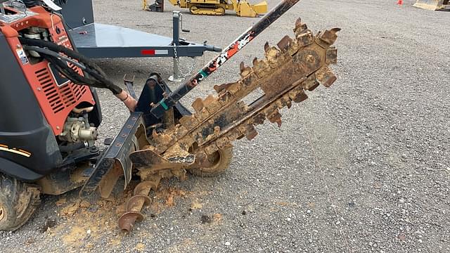 Image of Ditch Witch R150 equipment image 4