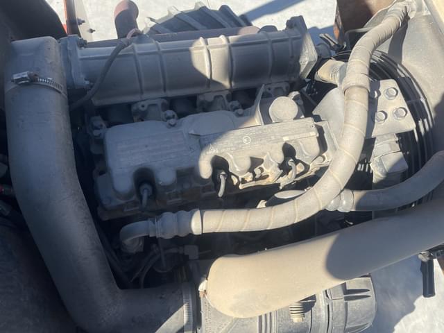 Image of Ditch Witch RT40 equipment image 4