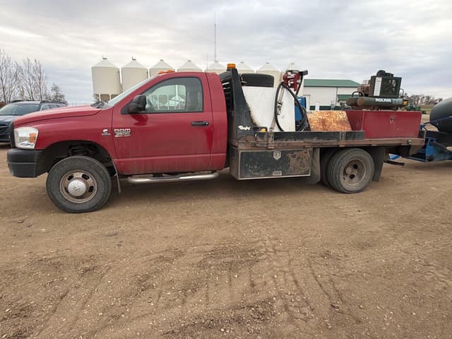 Image of Dodge Ram 3500 equipment image 1