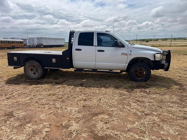 Image of Dodge Ram 3500 equipment image 1