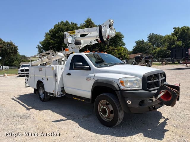 Image of Dodge Ram 5500 equipment image 2