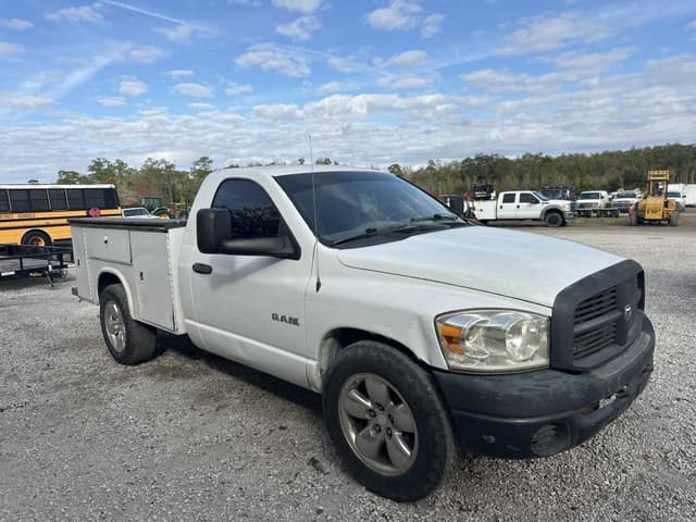 Image of Dodge Ram 1500 equipment image 3