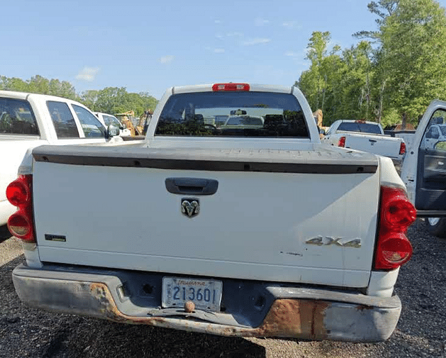 Image of Dodge Ram 1500 equipment image 3