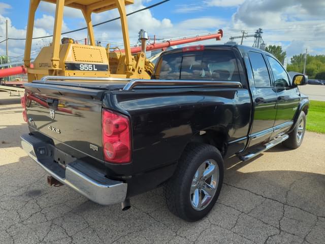 Image of Dodge Ram 1500 equipment image 3