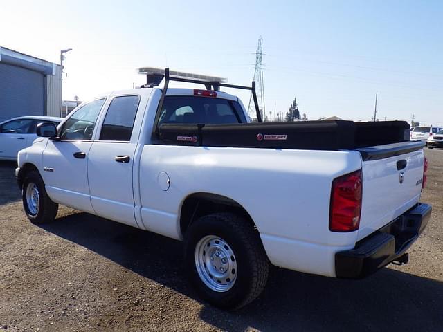 Image of Dodge Ram 1500 equipment image 3