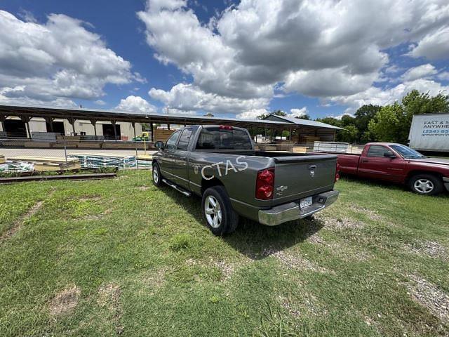 Image of Dodge Ram 1500 equipment image 3
