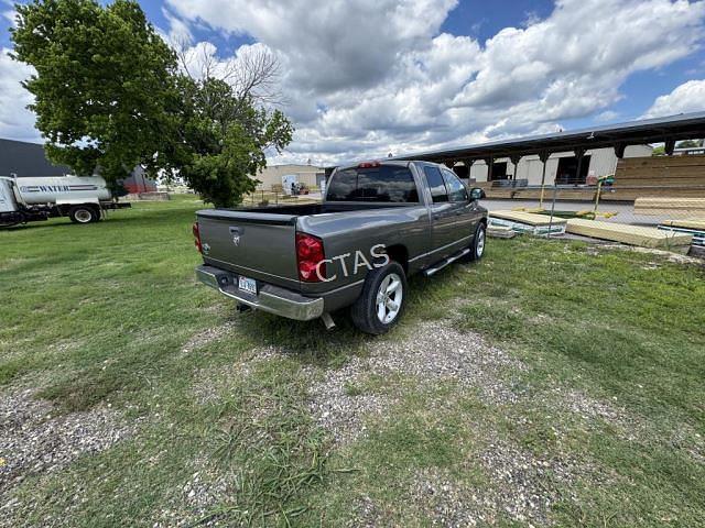 Image of Dodge Ram 1500 equipment image 2