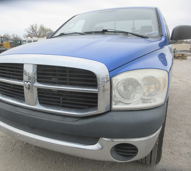 Image of Dodge Ram 1500 equipment image 4
