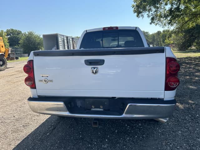 Image of Dodge Ram 1500 equipment image 4