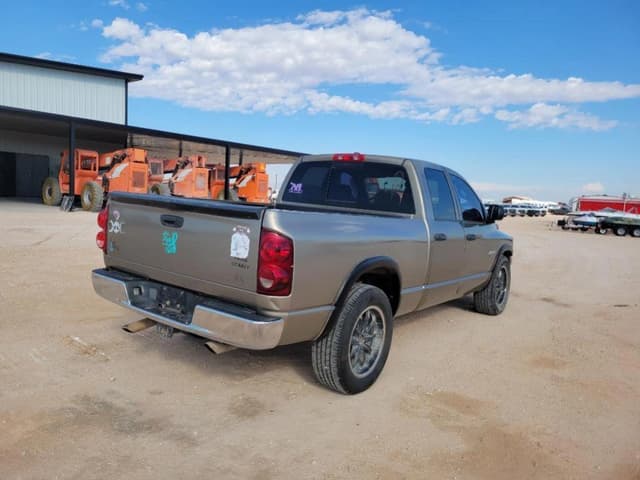 Image of Dodge Ram 1500 equipment image 4