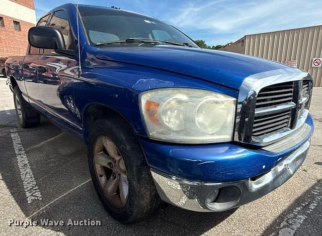 Image of Dodge Ram 1500 equipment image 2