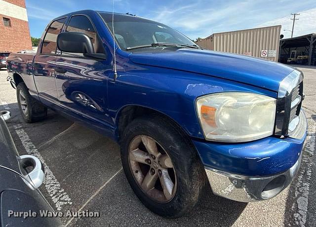 Image of Dodge Ram 1500 equipment image 3
