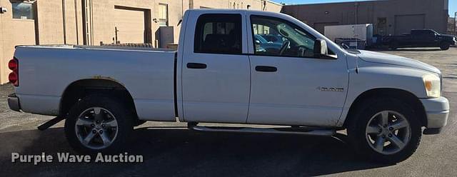 Image of Dodge Ram 1500 equipment image 3