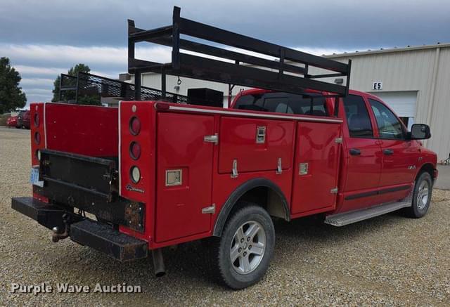 Image of Dodge Ram 1500 equipment image 4