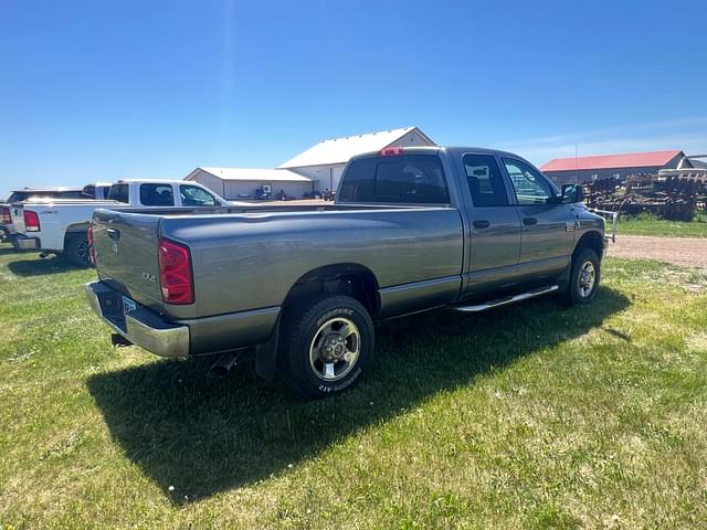 Image of Dodge Ram 2500 equipment image 4