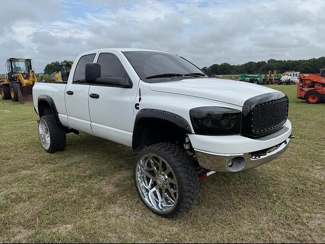 Image of Dodge Ram 2500 equipment image 4