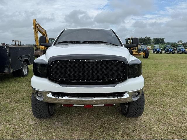 Image of Dodge Ram 2500 equipment image 2