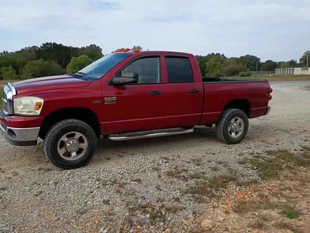 Image of Dodge Ram 2500 equipment image 2