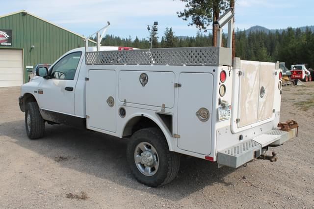 Image of Dodge Ram 2500 equipment image 2