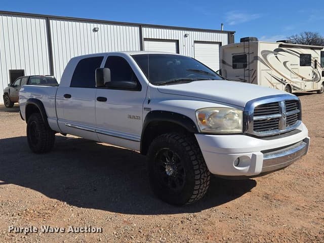 Image of Dodge Ram 2500 equipment image 2