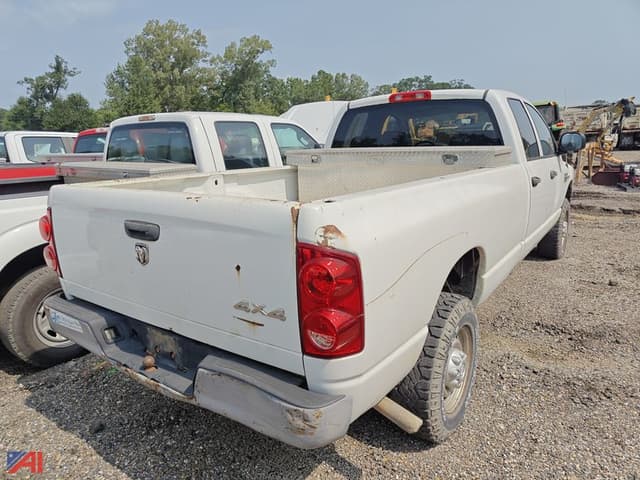 Image of Dodge Ram 2500 equipment image 2