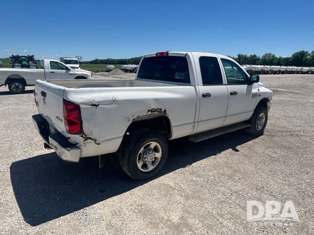 Image of Dodge Ram 2500HD equipment image 4