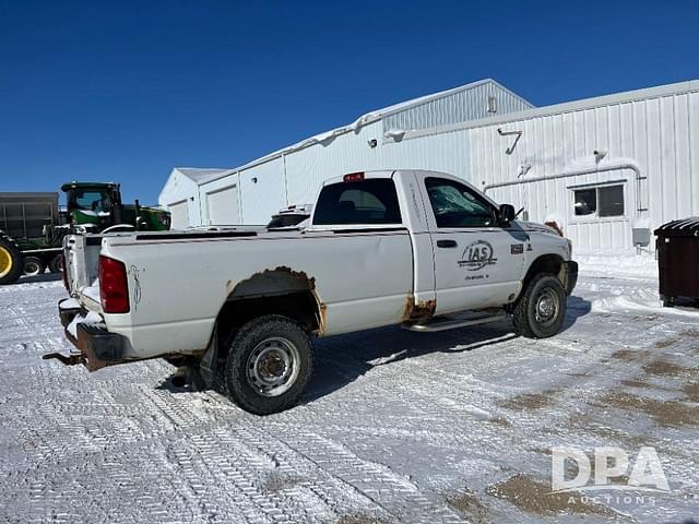 Image of Dodge Ram 2500 equipment image 3