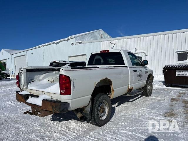 Image of Dodge Ram 2500 equipment image 4