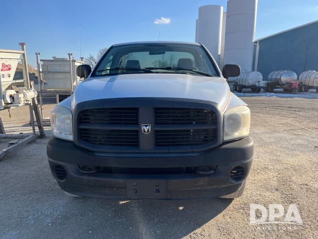 Image of Dodge Ram 2500 equipment image 2